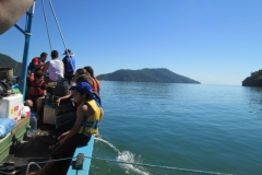 No barco, a caminho da praia do Cruzeiro.