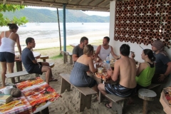 Almoço na Praia do Cruzeiro.