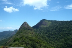 Pico do Pão de Açúcar (mais de 400m de altitude).