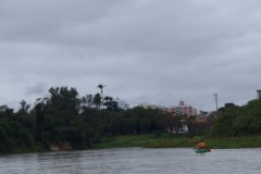 Descendo o rio rio Paraíba do Sul.
